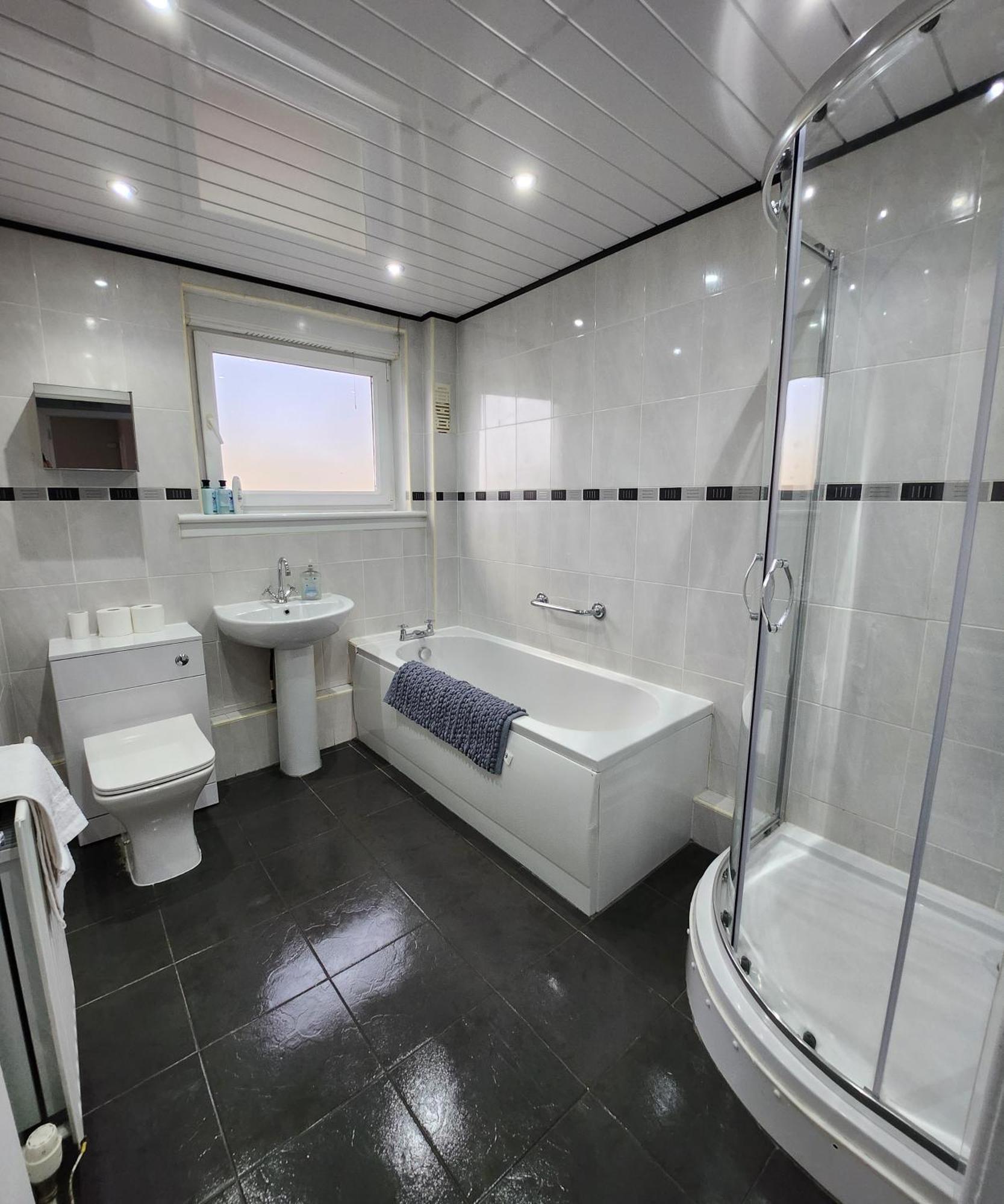 Fm Homes & Apartments 3 Bedroom Motherwell Dış mekan fotoğraf